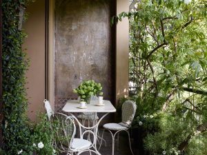 Experience the Timeless Elegance of Mobexpert Lustre: A Look into its Luxury and Design